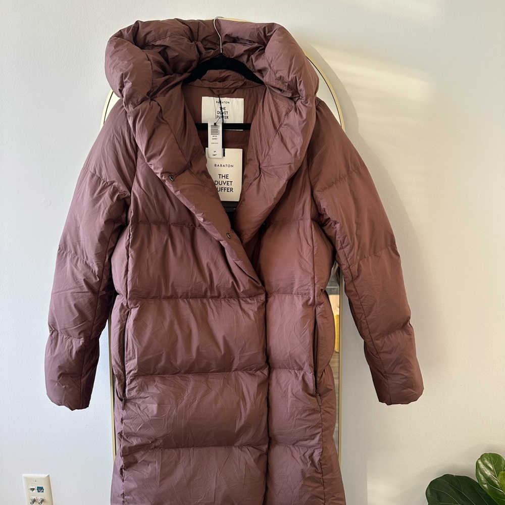 Aritzia Babaton The Duvet Puffer Mid in Chocolate - Picture 5 of 17